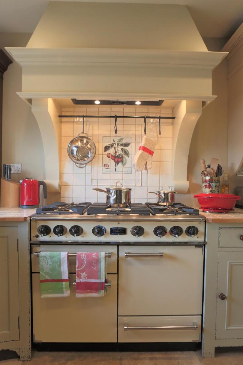 Oundle Bespoke Apartments ภายนอก รูปภาพ